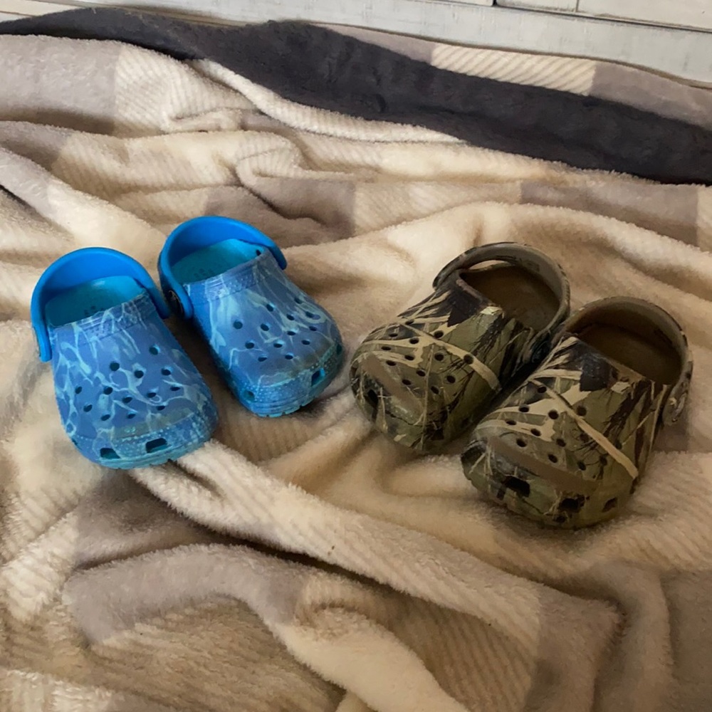 Crocs. Baby. Blue size 4. Camo size 5.
